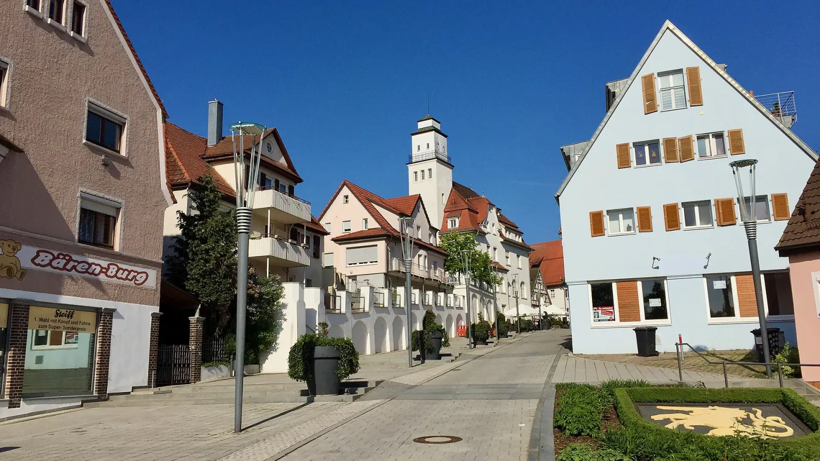 Die Innenstadt von Giengen an der Brenz mit dem Rathausturm